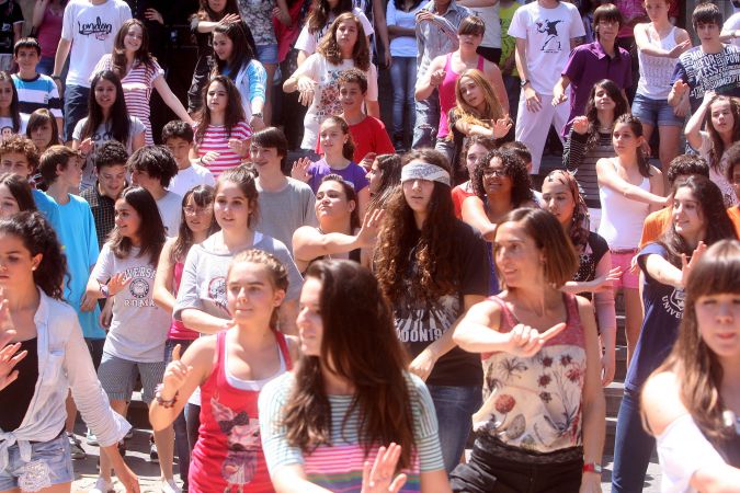 'Flashmob' junto al instituto Sagasta-24